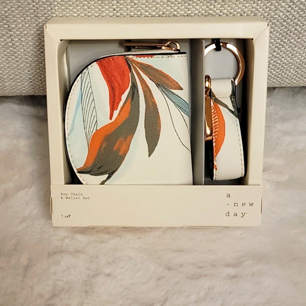 A New Day Key Chain & Wallet Set - image 1